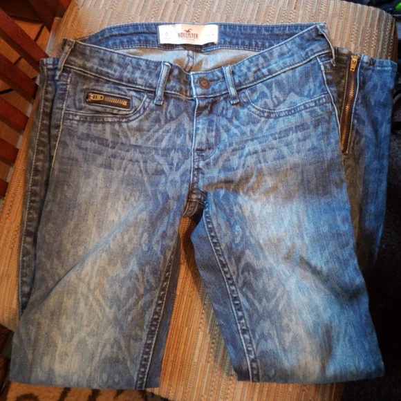 Hollister Jeans - Picture 2 of 3